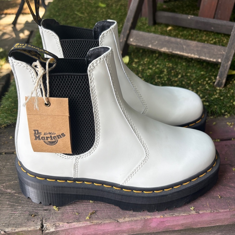 Dr Martens
2976 Quad Chelsea Platform White Boot